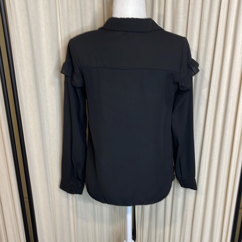 GORGEOUS BLACK RUFFLE BUTTON DOWN BLOUSE SIZE SMALL - Picture 6 of 9